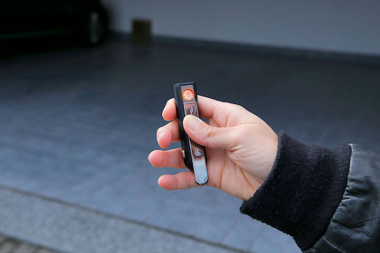 Lampa Car Charger 2.4A with one Port: 1xUSB with Cable Embedded Black Color
