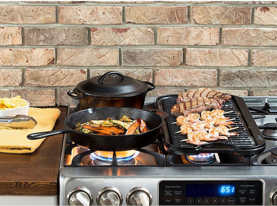 Lodge Deep Pot made of Cast Iron 1.89lt / 25cm
