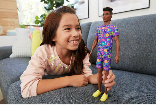 Barbie Păpușă Băiat Ken Ken cu părul înrădăcinat și părțile laterale rase pentru 3+ ani+ Ani