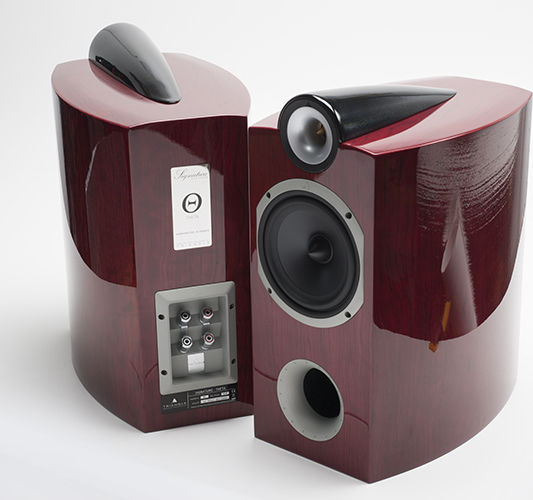 Triangle Signature Theta Pair of Hi-Fi Speakers Bookself 90W 2 No of Drivers W23.3xD37.2xH46.5cm. Mahogany