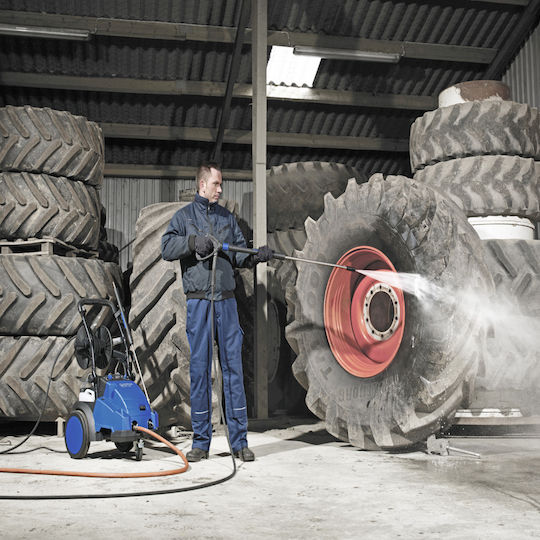 Nilfisk Pressure Washer Electric 6100W with Pressure 200bar and Metal Pump