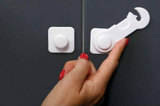 Dreambaby Cabinet & Drawer Lock with Sticker made of Plastic in White Color 1pcs