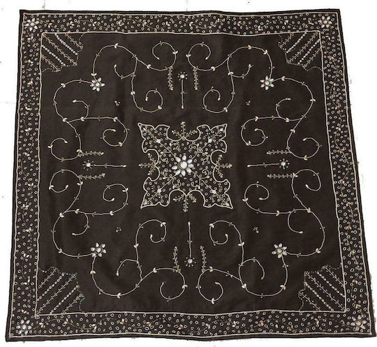 Set de Masă Linea Home În Carouri 4 Bucăți 163780 cu Broderie Maro Închis 100x100cm