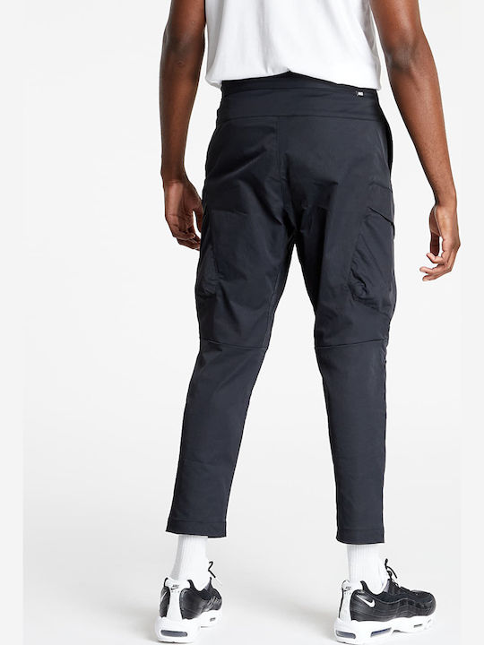 Nike Sportswear Tech Essentials Ανδρικό Παντελόνι Cargo Ελαστικό σε Relaxed Εφαρμογή Μαύρο