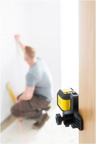 Stanley Cubix STHT77498 Self-leveling Linear Laser Level Red Beam 1.5V with Working Range 12m