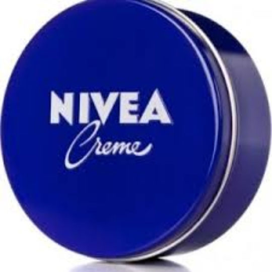 Nivea Creme Feuchtigkeitsspendende Creme Körperpflege für Alle Hauttypen 250ml