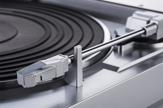 Denon DP-29F DP-29F Plattenspieler mit Vorverstärker Silber
