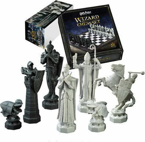 The Noble Collection Harry Potter: Wizard's Chess Set Σκάκι με Πιόνια 47x47cm
