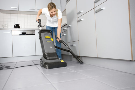 Karcher BR 30/4 C Bodenreiniger & Poliermaschine 4lt mit Leistung 820W 1.783-220