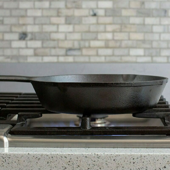 Lodge Pan made of Cast Iron 23cm