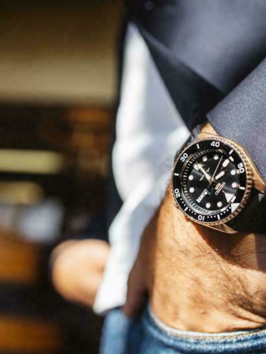 Seiko 5 Sports Ανδρικό Ρολόι 42.5mm Αυτόματο με Μαύρο Καουτσούκ Λουράκι