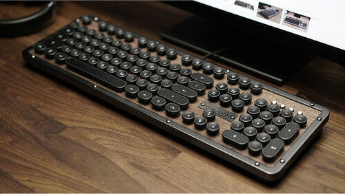 Azio Retro Classic USB Doar tastatura Maro