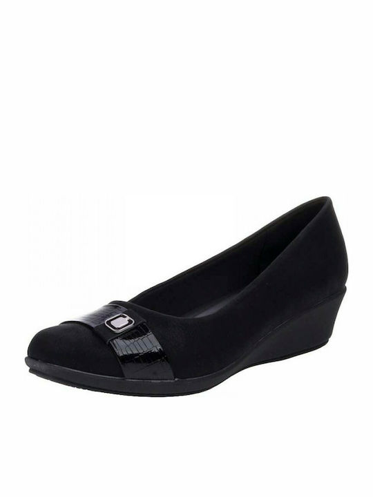 B-Soft Women's Moccasins in Black Color