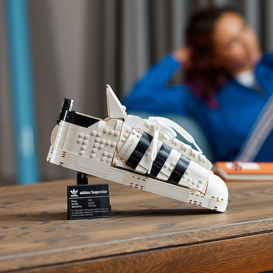 LEGO Icons Adidas Originals Superstar За Възраст 18+ Бройки 731