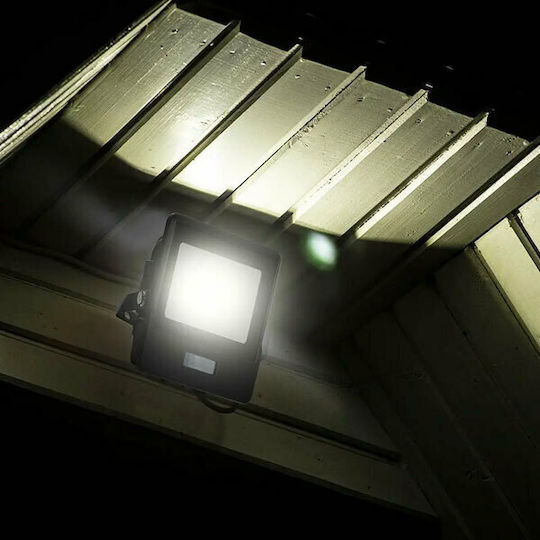 V-TAC Vt-118s Waterproof LED Flood Light 10W Warm White 3000K With Motion Sensor IP65