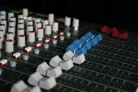 Allen & Heath ZED-18 Analoge Konsole 18 Kanäle mit Phantom Power & 10 XLR-Eingänge