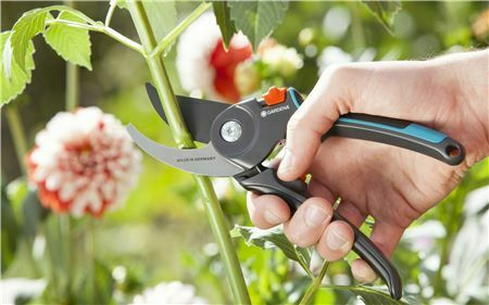 Gardena Comfort Ножица за подрязване с Максимален Диаметър на Рязане 24мм