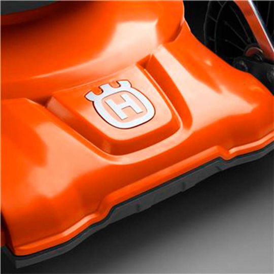 Husqvarna LC 151S Autopropulsată Mașină de tuns iarba Benzină 3.6hp/166cc