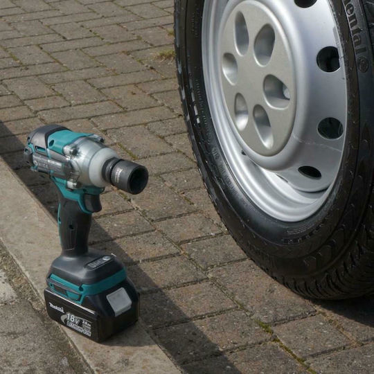 Makita Brushless Impact Wrench Battery 18V Solo with Socket 1/2"