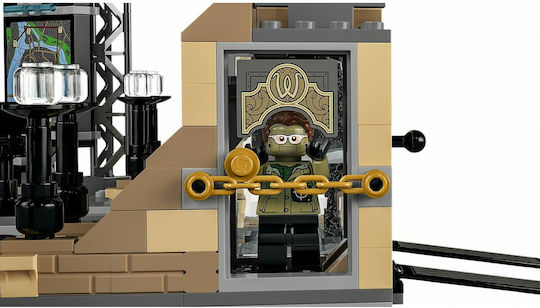 LEGO DC Super Heroes Batcave The Riddler Face-Off για 8+ Ετών