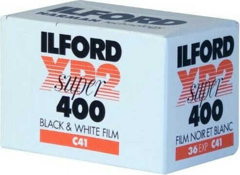 Ilford B&W Negative XP2 Super 400 Roll Film 120 (16 Exposures)