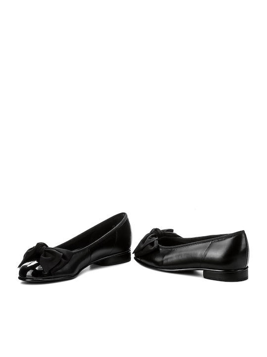 Lederne Damen Ballerinas Spitz zulaufend in Schwarz Farbe
