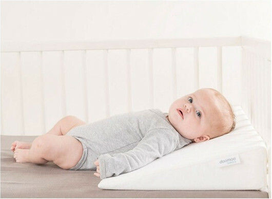 Doomoo Baby Rückenkissen Rest Easy Large Sloped Positioner Weiß 35x59cm