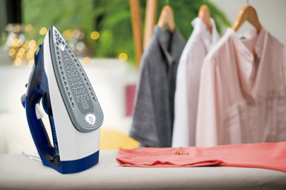 Tefal Express Steam Iron 2400W with Ceramic Plate and Continuous Steam Supply 40g/min