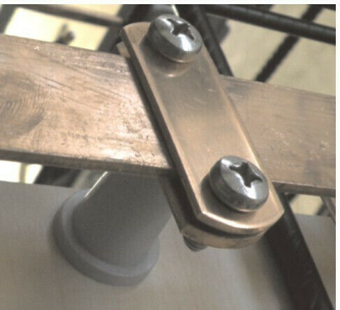 Elvhx Flat Shaft Bracket Earthing 577-9