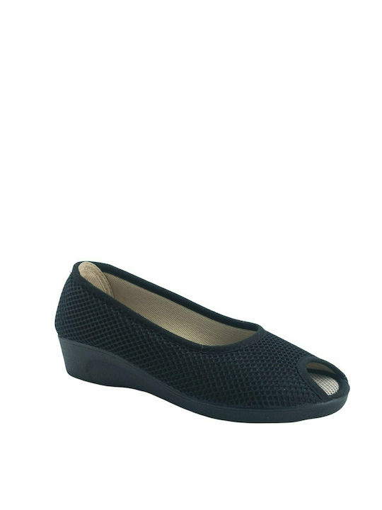 Dicas Women's Slipper In Black Colour