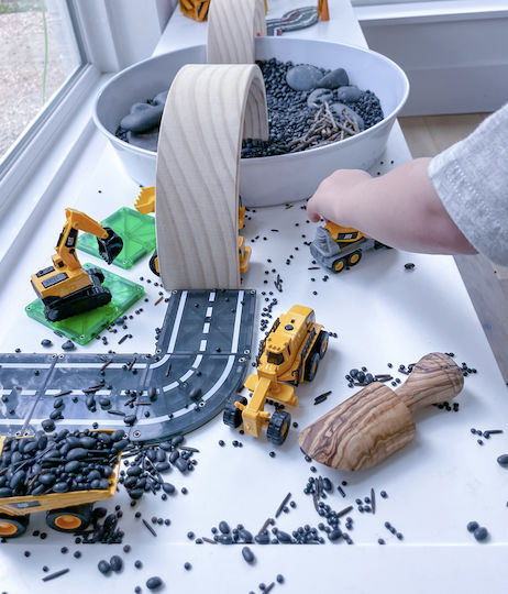 Magna-Tiles Magnetic Construction Toy Builder for Children 3+ Years