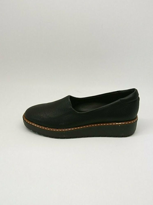 Γυναικεία slip on ZIZEL 400M Ελληνικής κατασκευής σε χρώμα μαύρο.