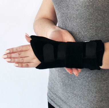 2S Paramedical 10.07.014 Unterarm Schiene mit Daumen Neopren in Schwarz Farbe