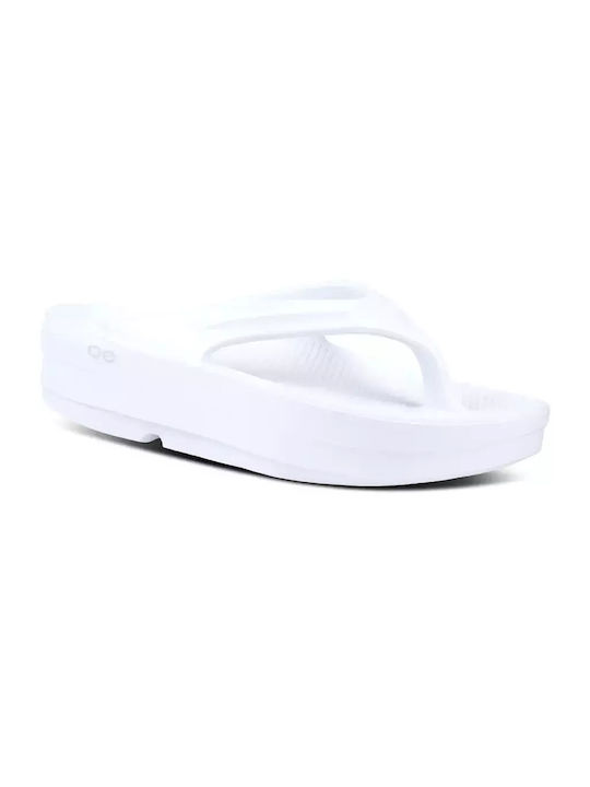 Oofos Oomega Frauen Flip Flops mit Plattform in Weiß Farbe