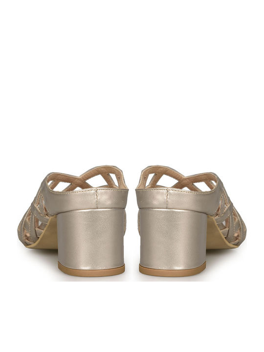 Leder Mules mit Chunky Niedrig Absatz in Gold Farbe