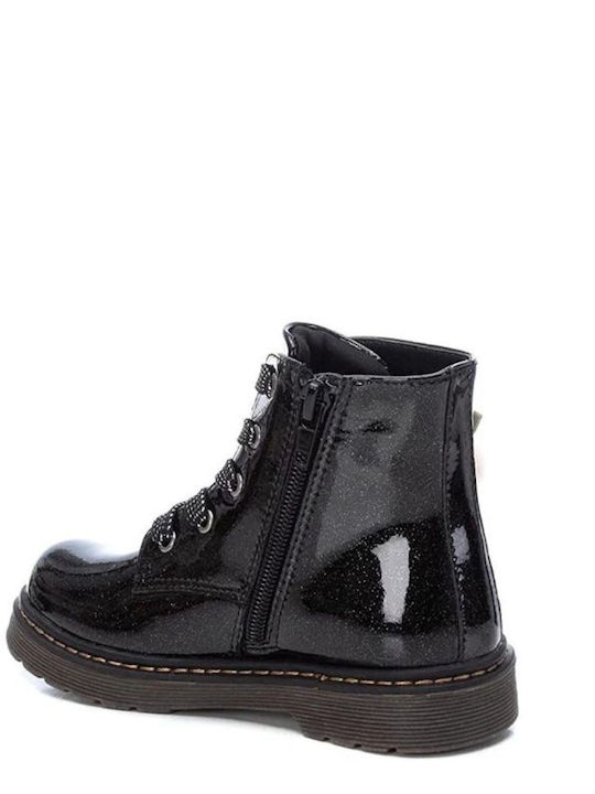 Kinderstiefel aus Lackleder mit Schnürsenkeln Schwarz