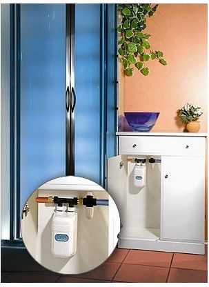 Dafi POZ03135 An der Wand montiert Sofortiger Warmwasserspeicher Badezimmer / Küche 7.3kW