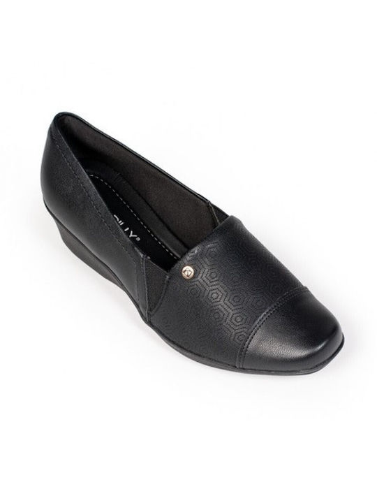 Piccadilly Women's Moccasins in Black Color