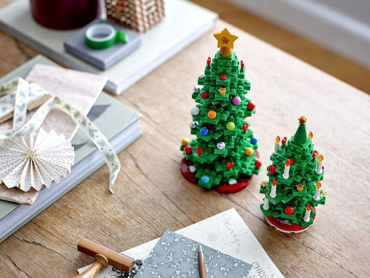 LEGO Seasonal Christmas Tree for 12+ Years 784 Pieces
