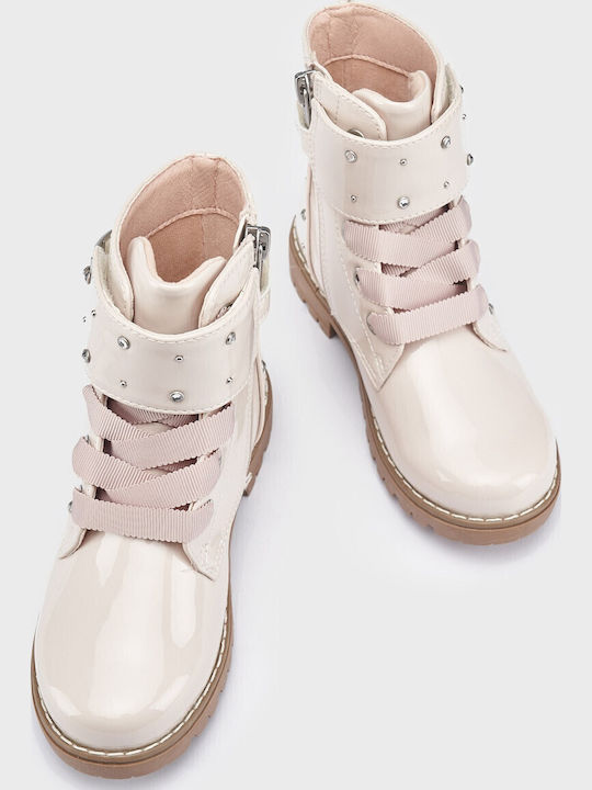 Biker Kinderstiefel aus Lackleder mit Schnürsenkeln Beige