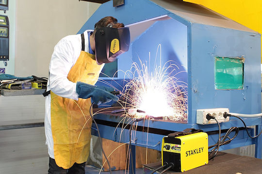 Stanley WD130IC1 Ηλεκτροκόλληση Inverter MMA με Μέγιστο Ρεύμα Συγκόλλησης 130A και Κύκλο Εργασίας 60%