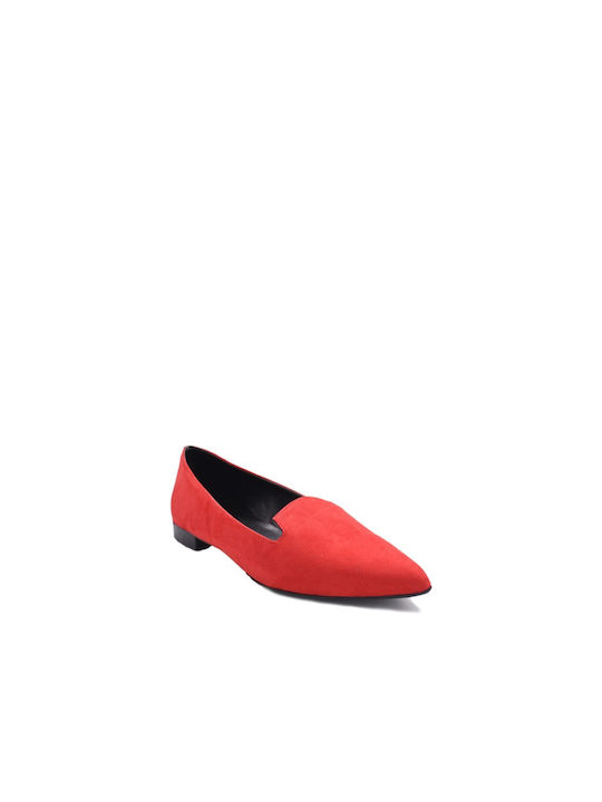 Red pointed ballerina