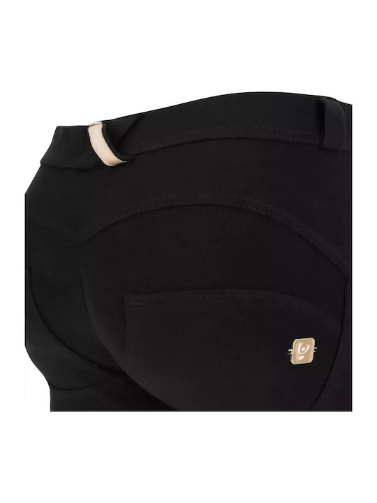 WR.UP® Damen Stoff Capri Hose Push-up in Super Enger Passform Schwarz