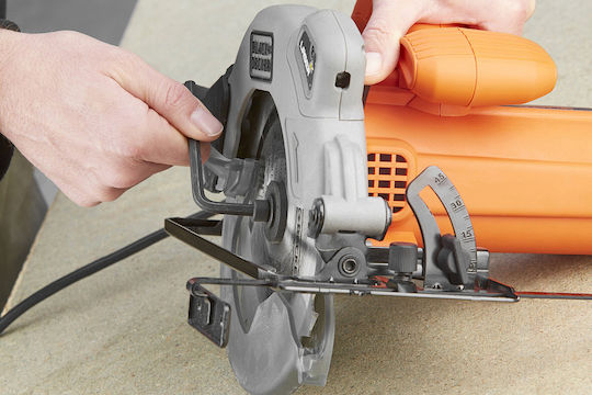 Black & Decker Circular Saw 1250W with Dust Extraction System