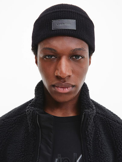 Beanie Beanie Knitted in Black color