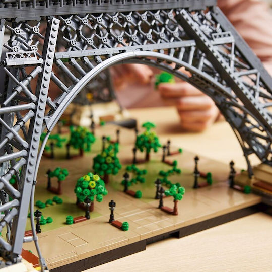 LEGO Icons Turnul Eiffel Pentru 18+ Ani 10001 Bucăți 10307