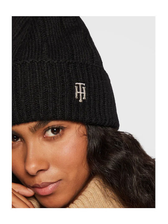 Beanie Beanie with Rib Knit in Black color