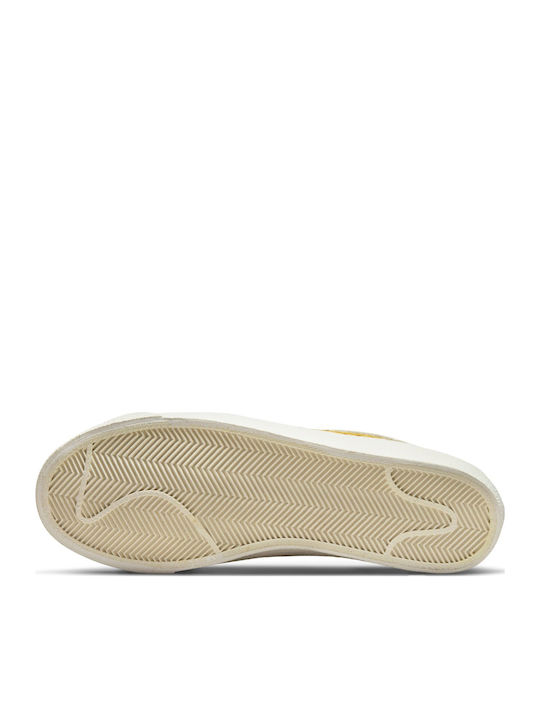 Blazer Low '77 SE Sneakers Sail / Sanded Gold / Black / Vivid Green