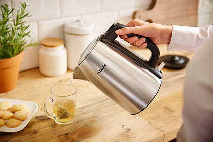 Philips Fierbător 1.7lt 2200W Argintiu