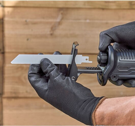 Black & Decker Σπαθοσέγα 750W